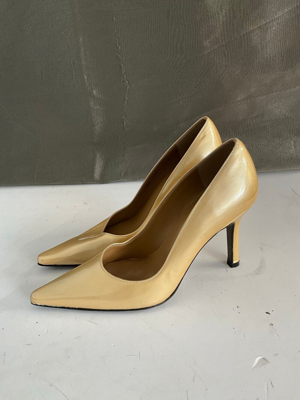 Vintage Stuart Weitzman Patent Leather Pointed Toe Pumps Nude Beige